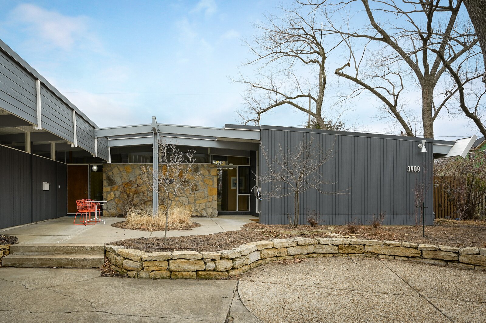 Photo 1 of 11 in A Kansas Midcentury Designed by A. Quincy Jones and