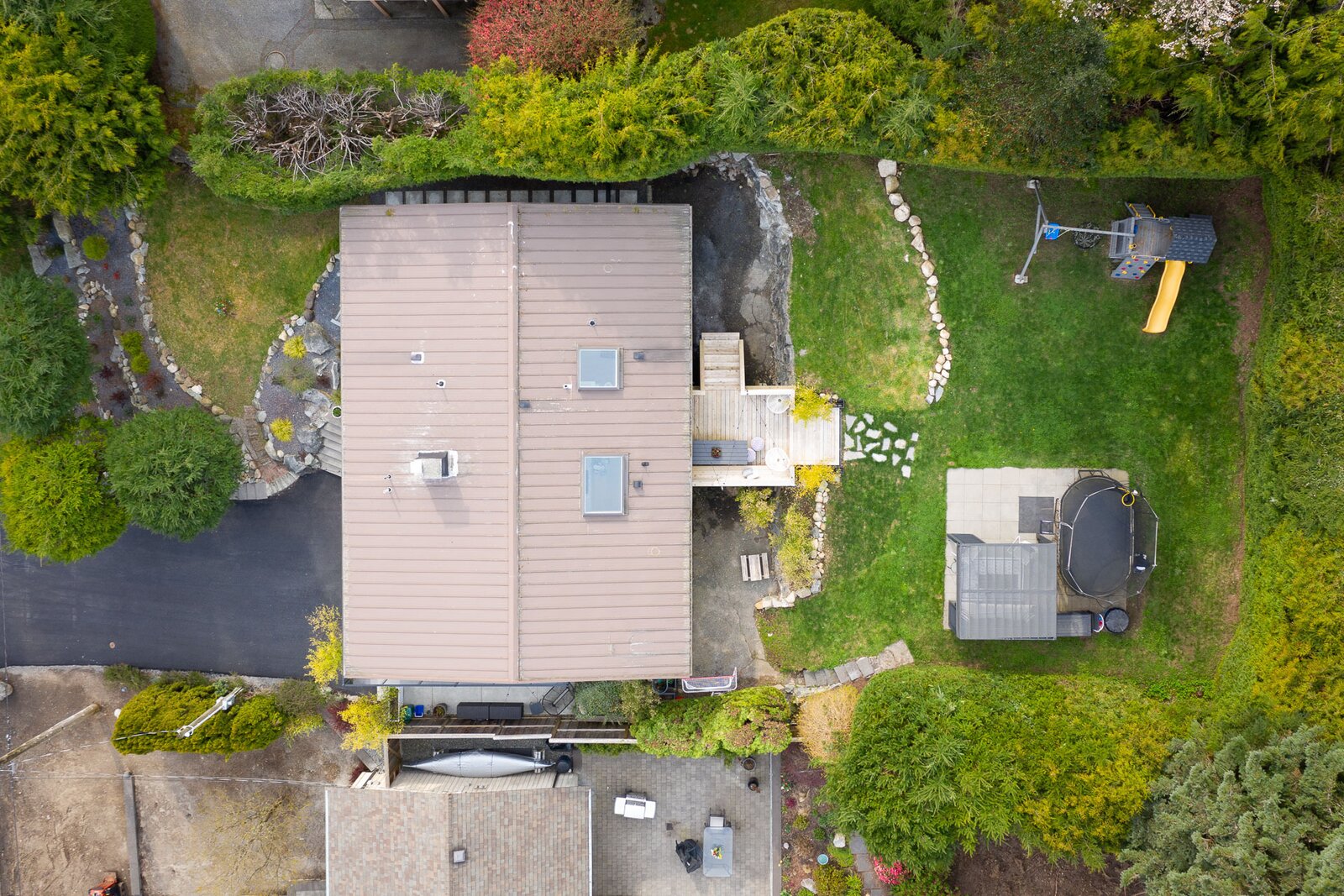 Photo 13 of 13 in A 1968 Home in British Columbia Hits the Market After