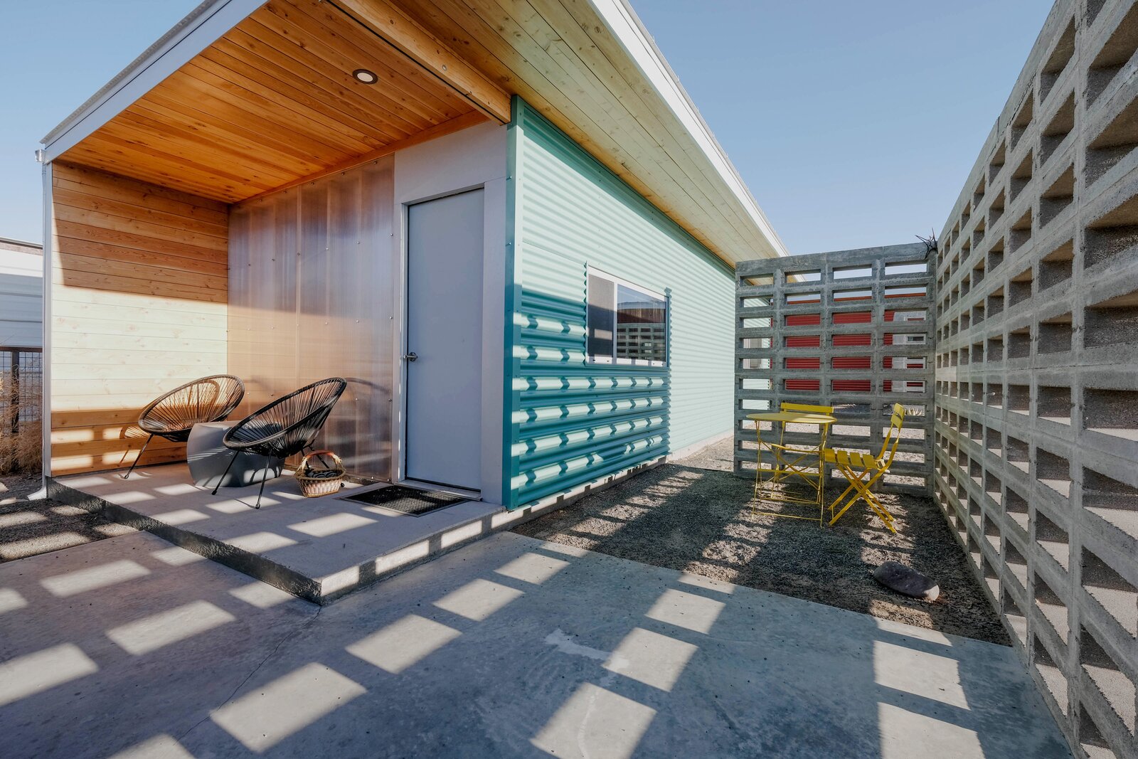 Photo 9 of 10 in 9 Homes in a Range of Hues That Are Anything But