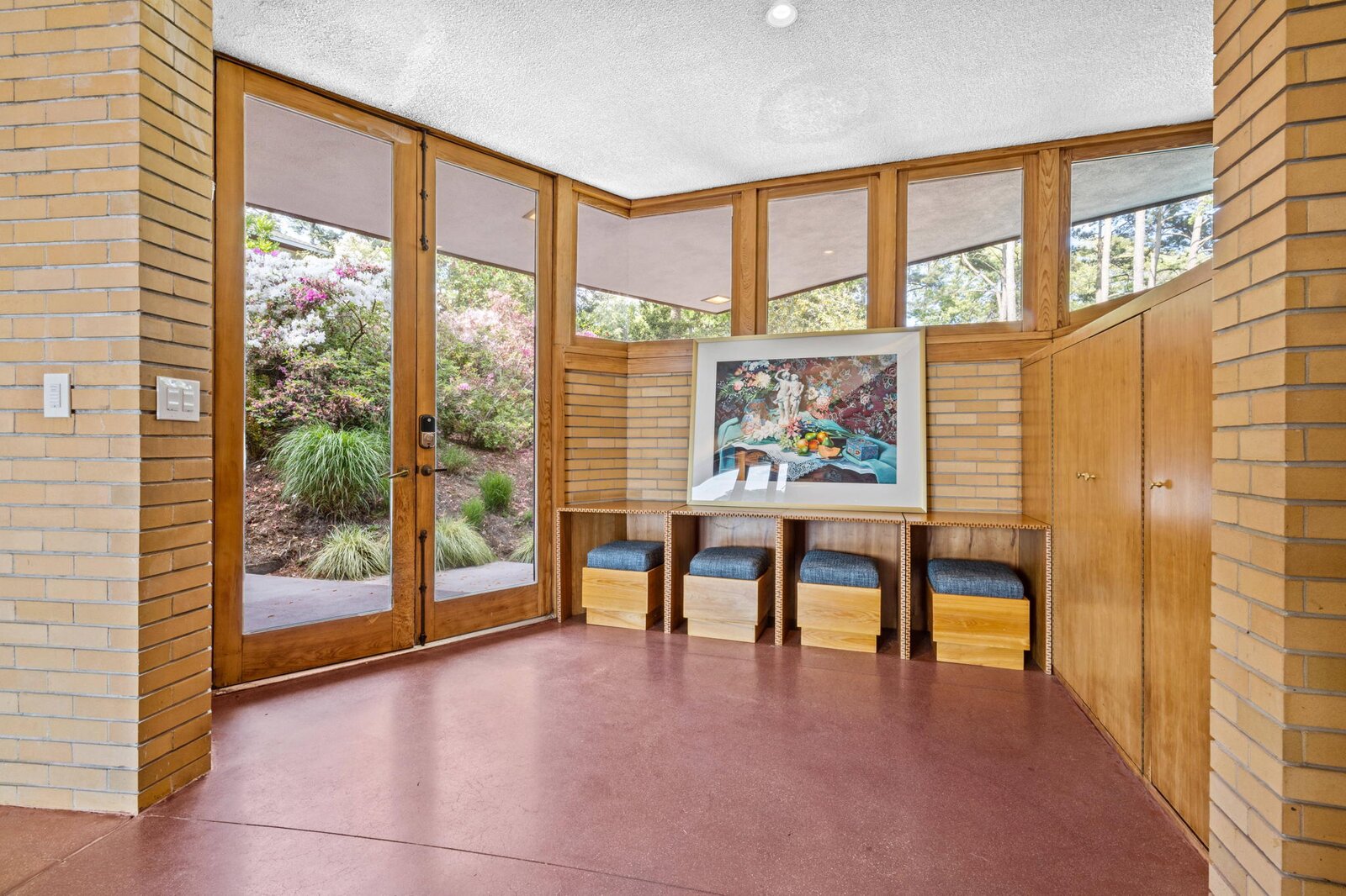 Photo 2 of 17 in One of Only Three Frank Lloyd Wright Homes in Virginia