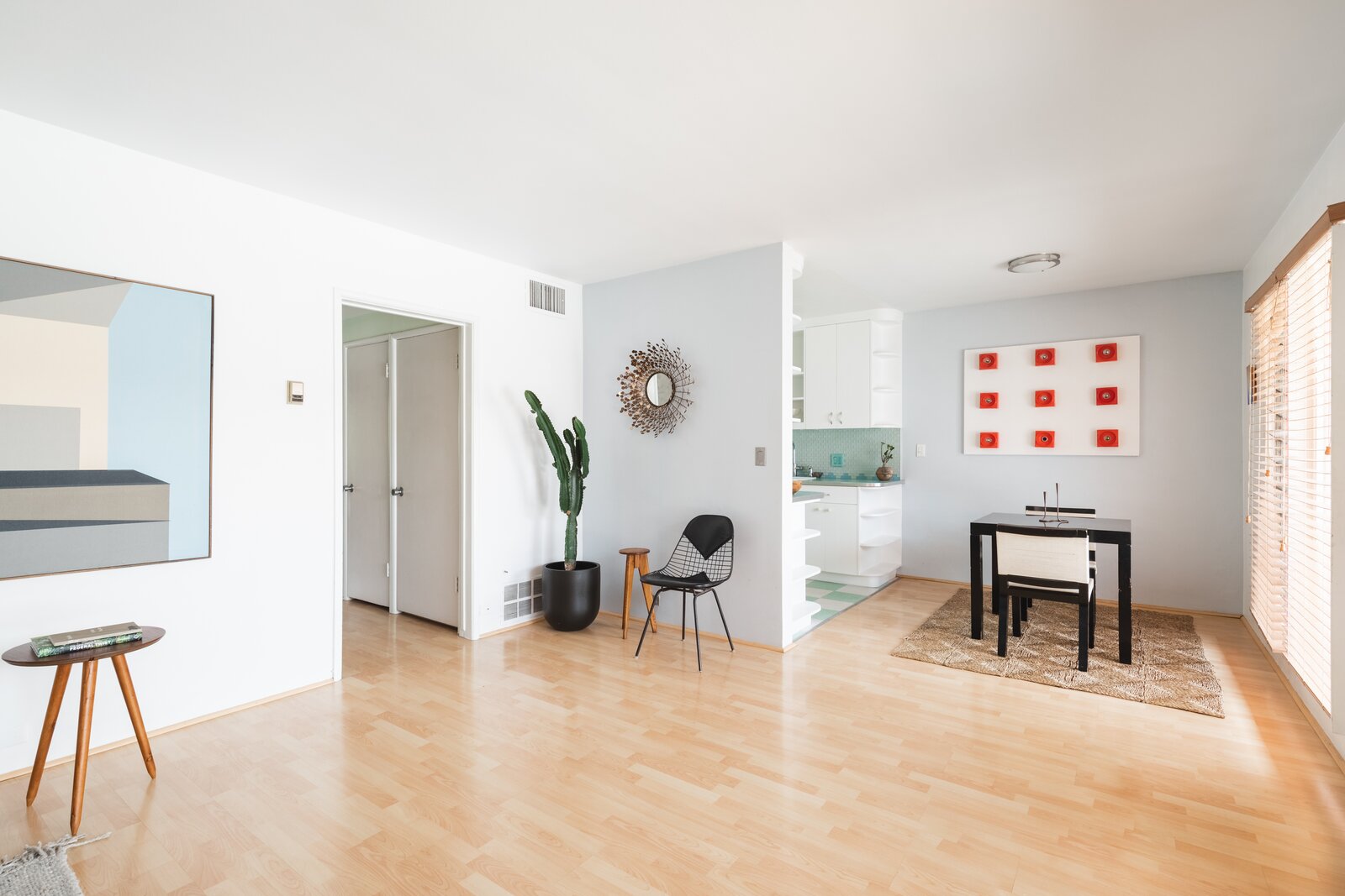 Photo 3 of 10 in An Airy Apartment Inside a Midcentury Hollywood ... - Airy Apartment Living