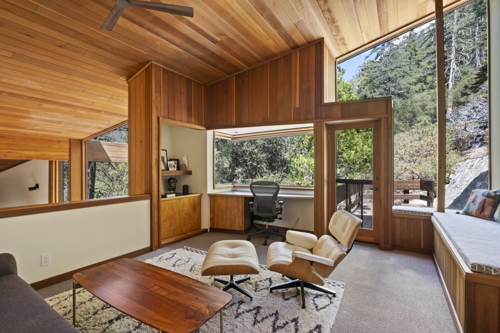 Photo 7 of 10 in Escape the City Bustle With This Blissful Cabin Listed