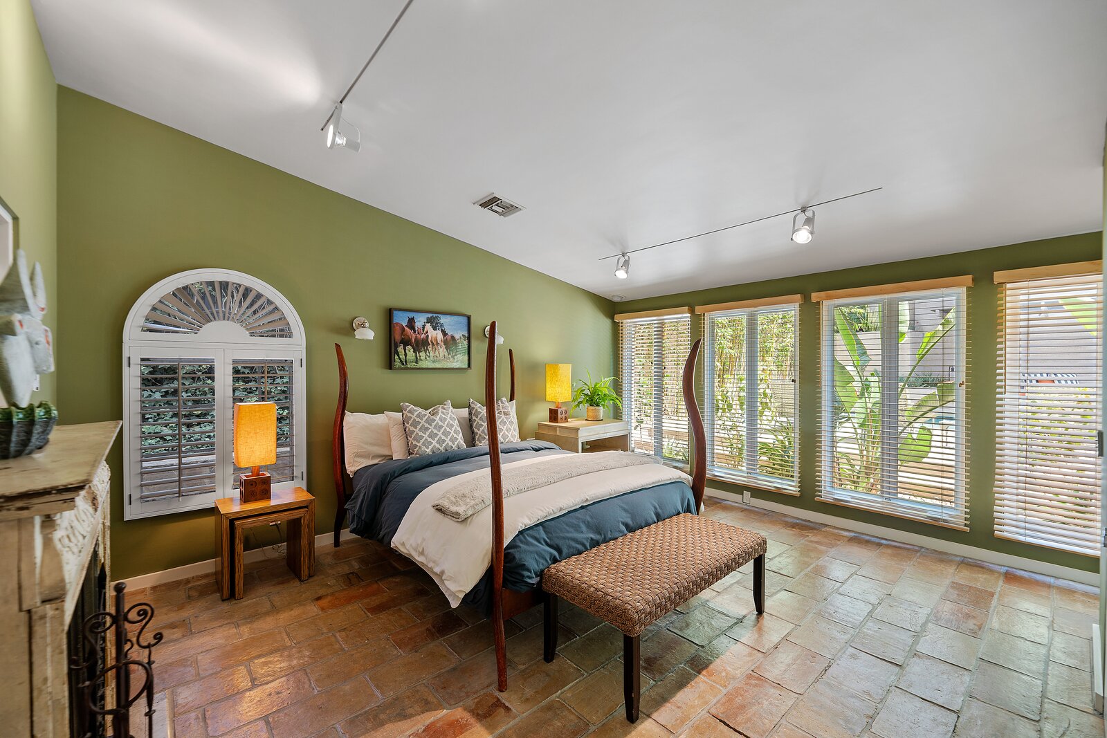 Image showcasing Photo 8 of 11 in Floor-to-Ceiling Glazing Reigns in This Reimagined ...