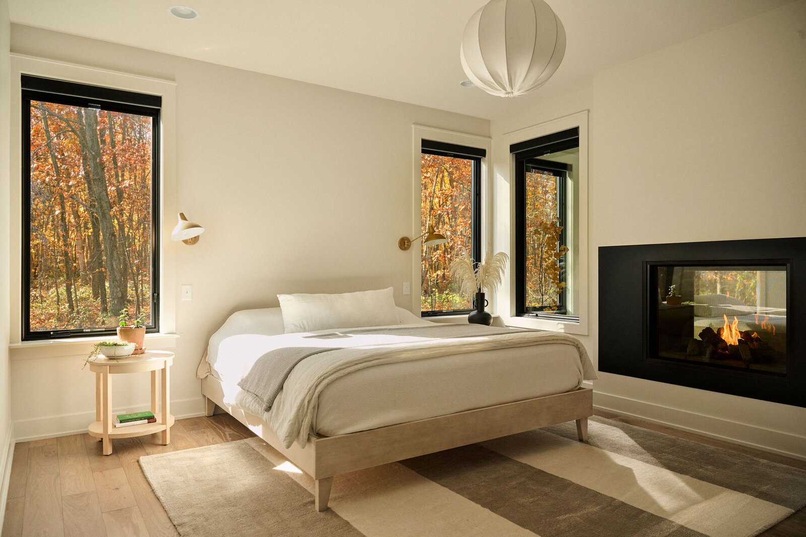 Photo 10 of 13 in This Charming Kalamazoo Farmhouse Has a HighTech