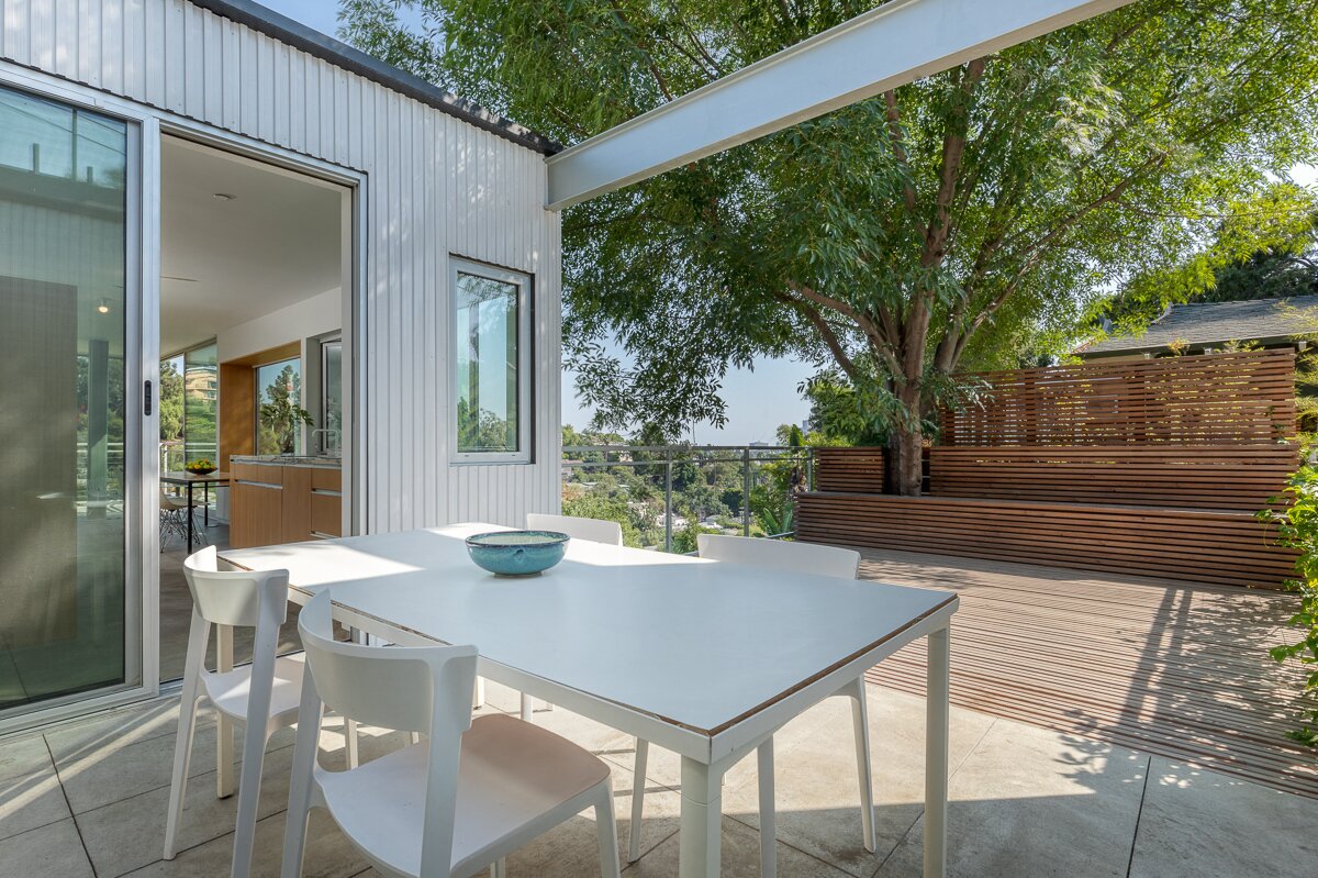 A closer look at Leasing A Minimalist Home With No Backyard