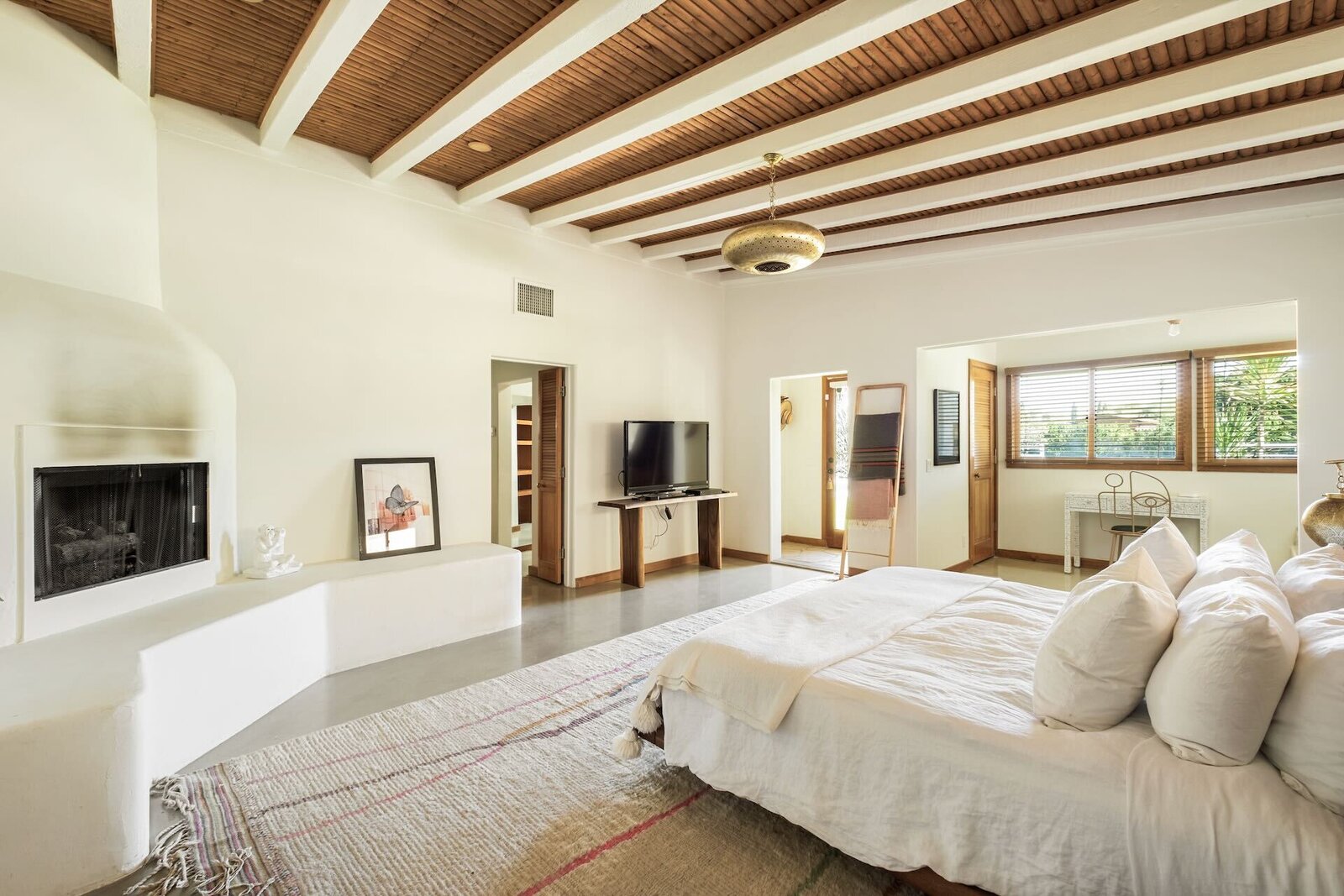 Photo 6 of 11 in In the Coachella Valley, a Former Equestrian Ranch