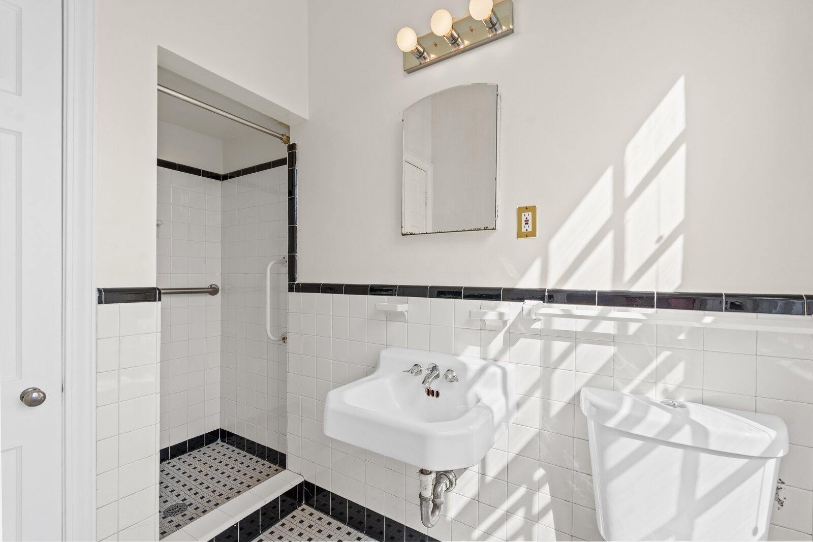 Photo 8 of 10 in JFK and Jackie Kennedy’s First Home as a Married