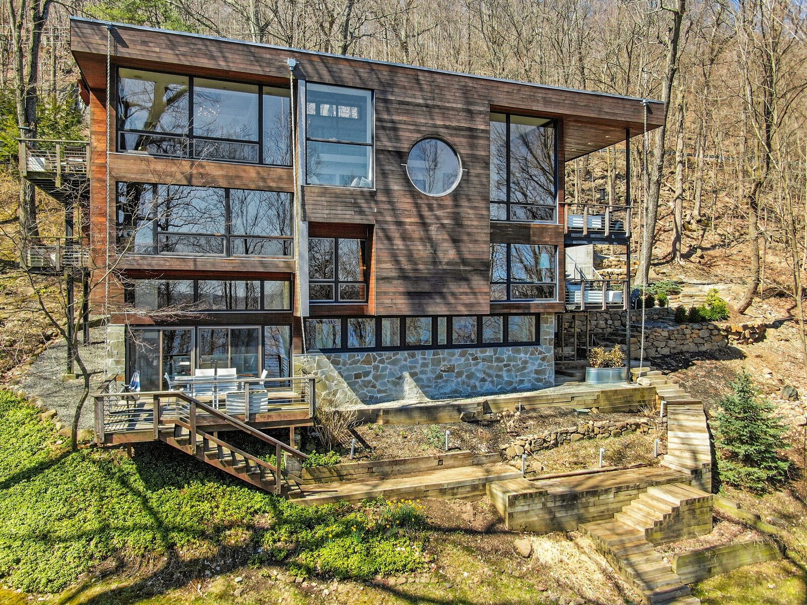 Now Seeking $1.9M, This Woodsy Hudson Valley Home Sits Across From a 500-Acre Park - Vimarsana News
