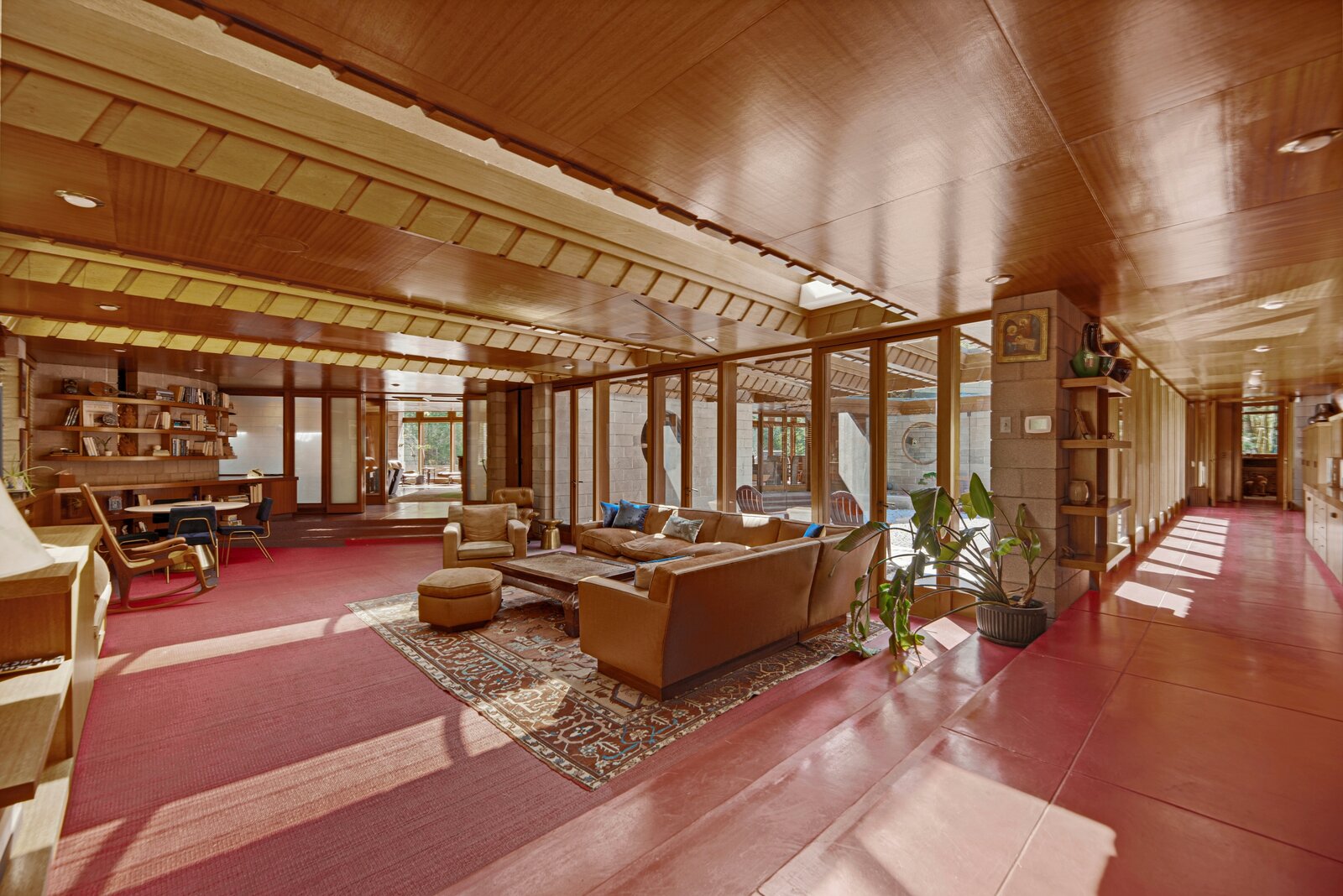 Photo 3 of 10 in One of Frank Lloyd Wright’s Largest Homes Just Hit the
