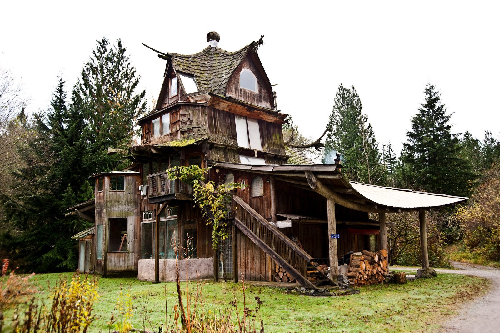 Photo 4 of 5 in SunRay Kelley Didn’t Just Build Fantastical Homes—He
