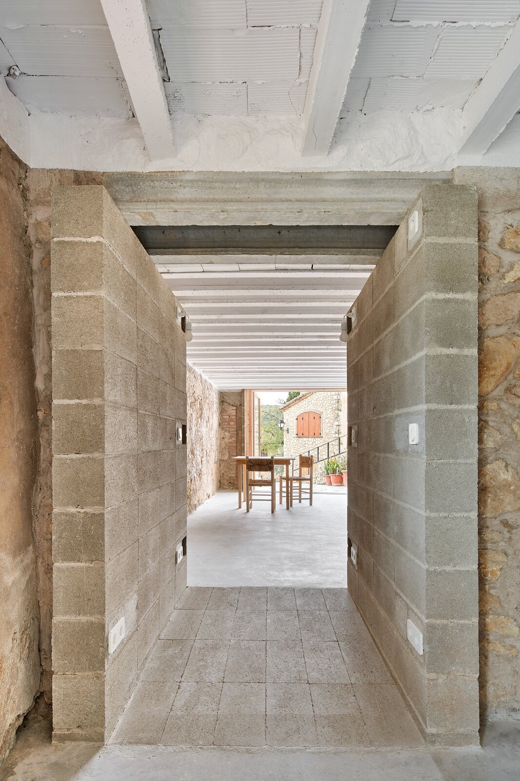 Photo 9 of 17 in In Spain, an Edgy Renovation Uses OfftheShelf