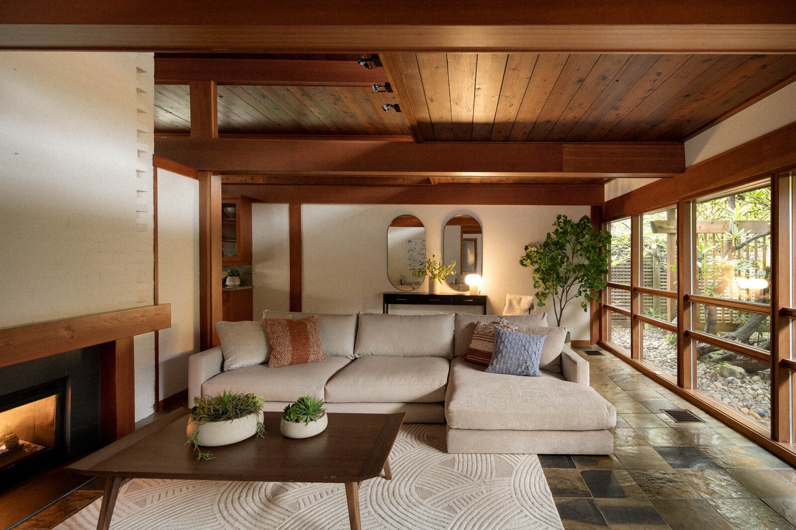 Inessential House Photo 4 of 10 in Fred Hollingsworth’s Midcentury Lantern House Lists ...