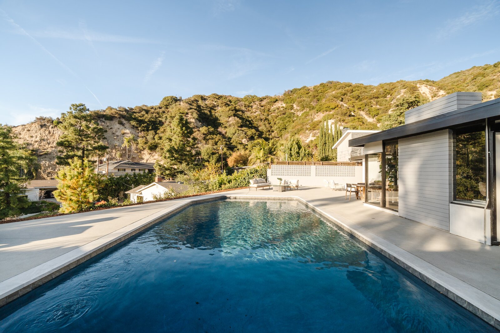 Photo 9 of 10 in In Los Angeles, a Revamped PostandBeam Stunner Seeks