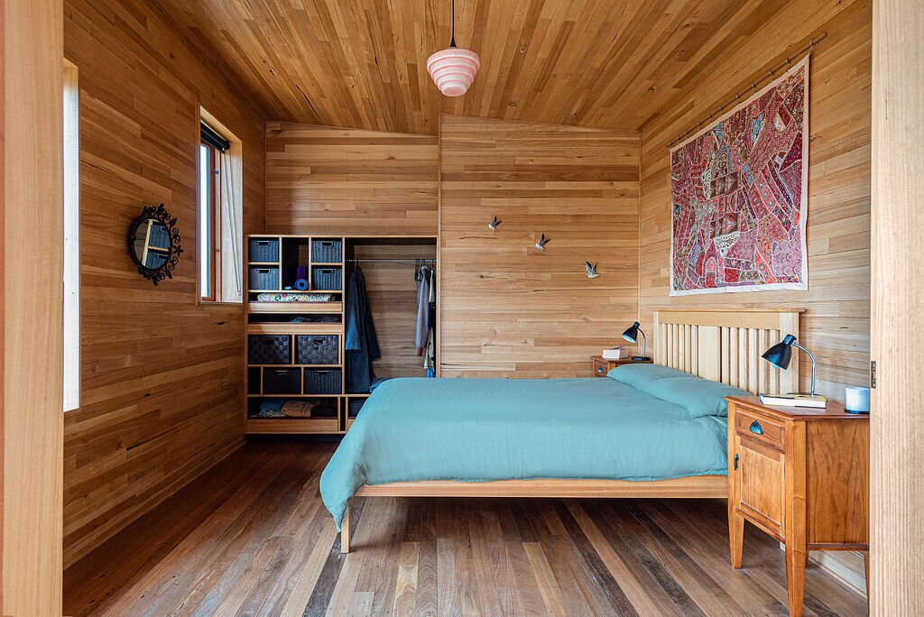 Photo 7 of 10 in In Tasmania, an Off-Grid Home With Ocean Views Seeks ...