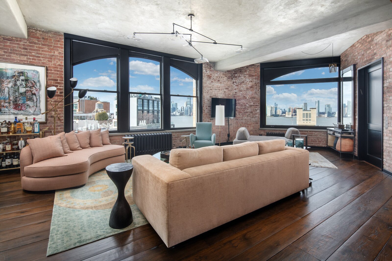 Image showcasing Photo 2 of 7 in Kirsten Dunst’s NYC Penthouse Hits the Market for $7M ...
