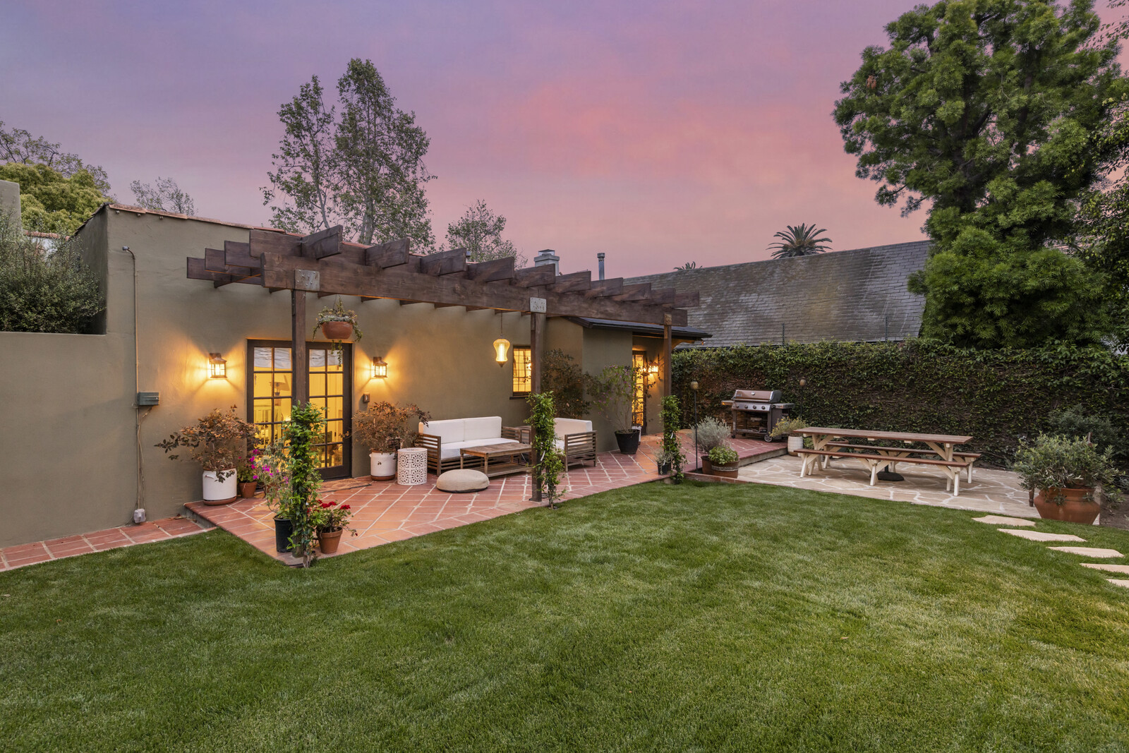 Photo 10 of 10 in Summer Never Ends at This $6K Ibiza-Inspired ADU ...