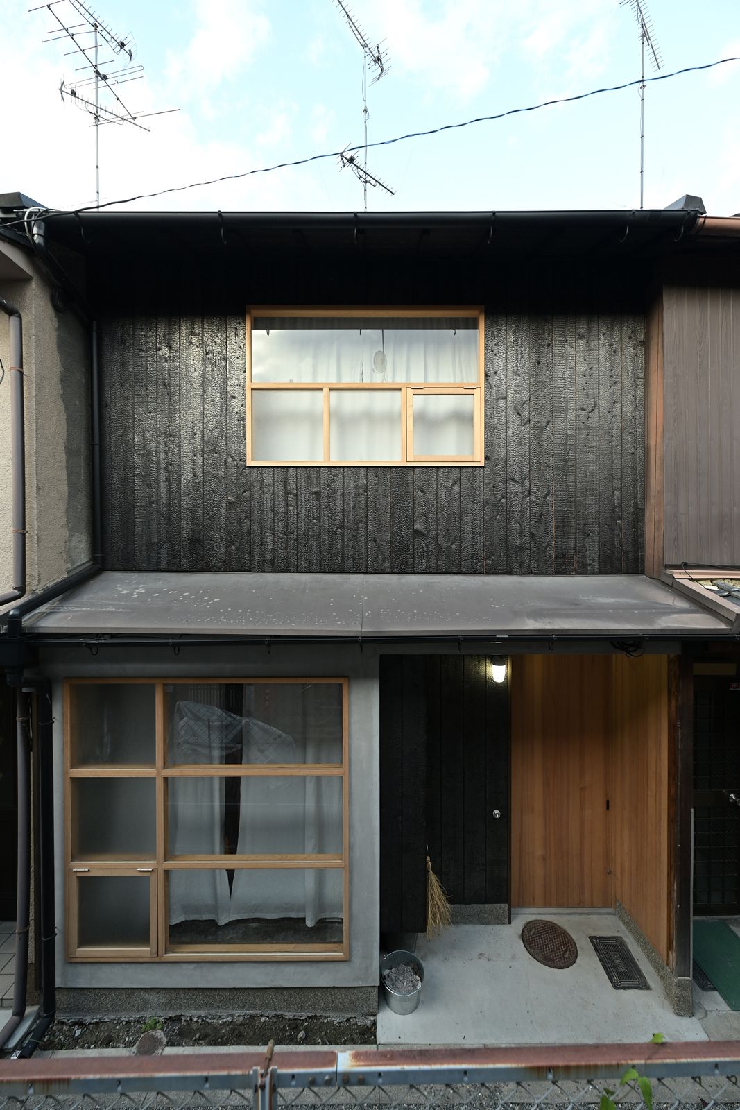 Photo 14 of 14 in In Kyoto, a Revamped Townhouse Clad in Charred Cedar ...