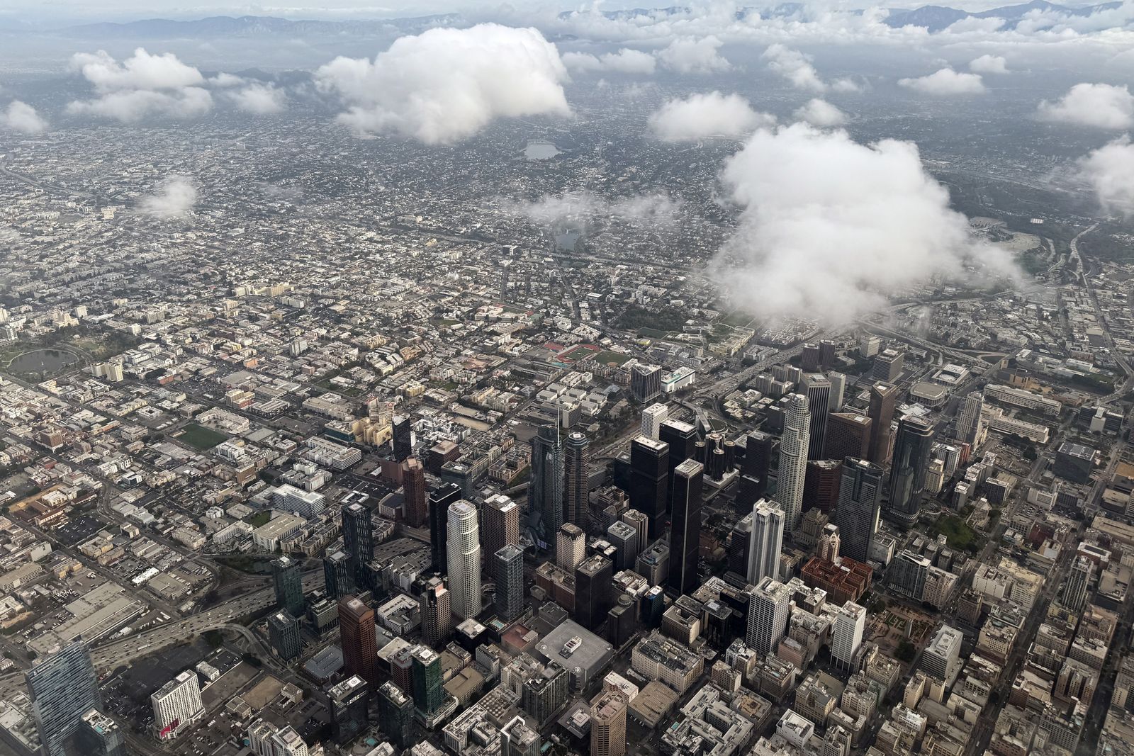 The City of Los Angeles is planning to turn vacant offices into residences.