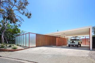Craig Ellwood’s Best-Preserved Case Study House Seeks $5.4M in L.A.
