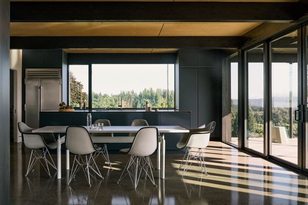 The ceilings measure 9-feet tall throughout.