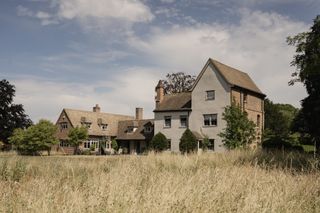 We’ll Never Be Royals—But You Can Live Like Queen Elizabeth I at This £7M English Manor