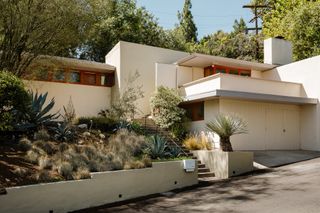 One of Richard Neutra’s Protégés Designed This $1.7M House for a Caltech Professor