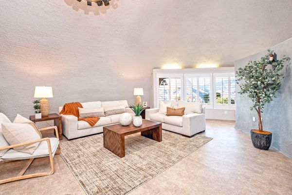 With the help of an engineer, a father, his son, and his brother built the structure as a realization of their dream home.