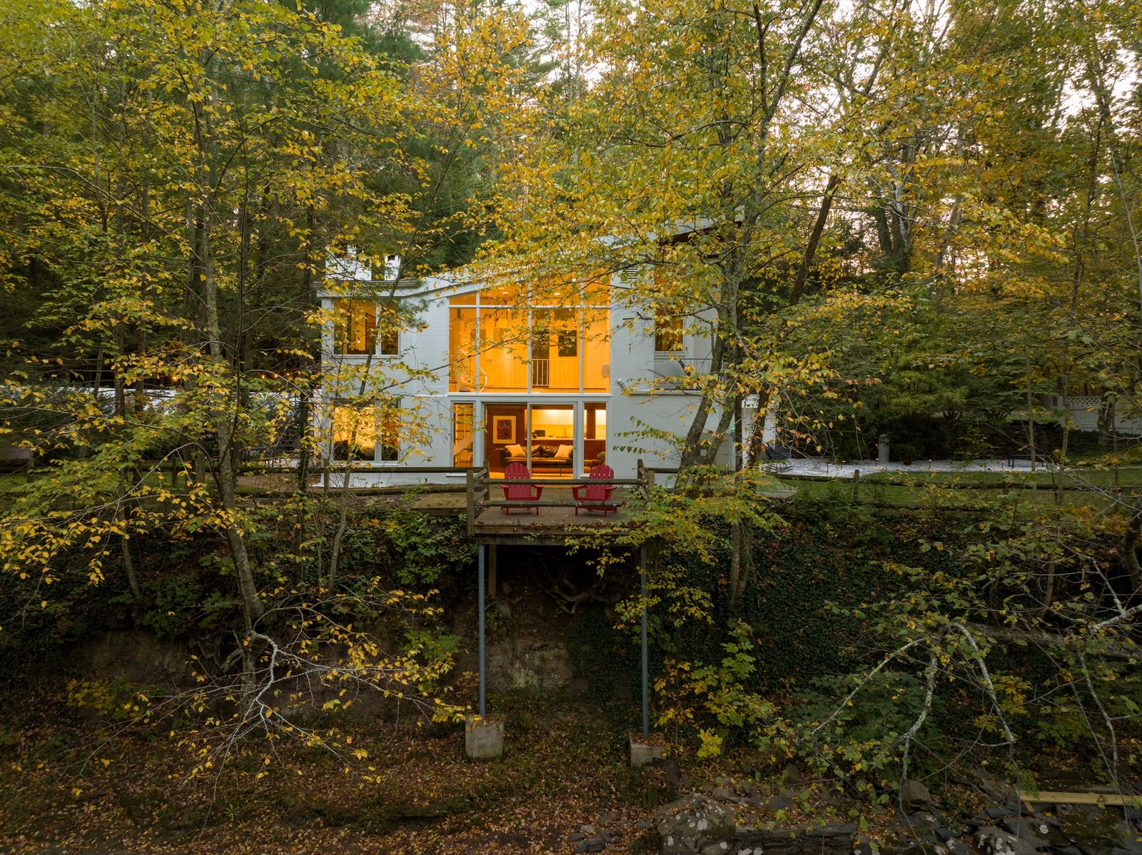 A Landscape Painter Designed This 9K Catskills Home—and It Shows