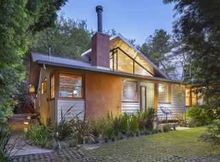 The Bel Air Home of a Famed Sculptor Seeks $1.8M After a Radical Reinvention