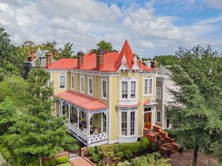 In Savannah, an 1884 Victorian With a Fairytale Facade Asks $2.8M