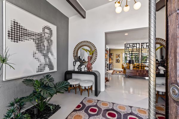 On this listing, the agent is also the current homeowner.