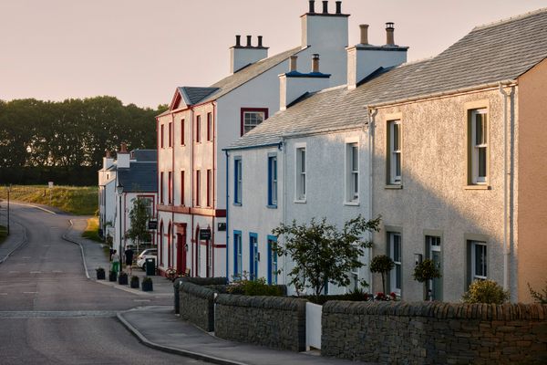 <span style="font-family: Theinhardt, -apple-system, BlinkMacSystemFont, &quot;Segoe UI&quot;, Roboto, Oxygen-Sans, Ubuntu, Cantarell, &quot;Helvetica Neue&quot;, sans-serif;">At the end of 50 years, the planned community of Tornagrain, in the Scottish Highlands, is expected to be made up of 5000 homes.</span>