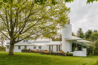 The 18th Century Meets the ’80s at This $2.8M New York Farmhouse