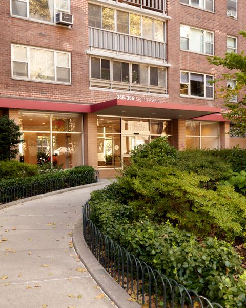 Penn South emerged from an urban clearance project in 1962 and was supported largely by the International Ladies’ Garment Workers Union. It’s now an extremely popular place to live; it took about 11 years for Solveiga and Eddie to move in after they entered one of the rare lotteries to get on the waiting list for an apartment there.