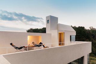 This Coastal Home in South Korea Is All About the Sea