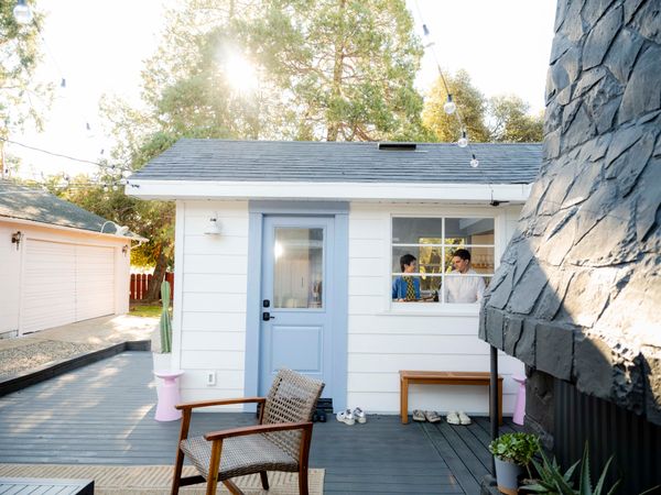 Bold colors enliven a 1950 house in Murphys, California, that was renovated by Yaki Man and Antoine Navarro.