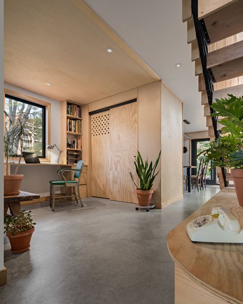 An office nook is located just past the entrance.