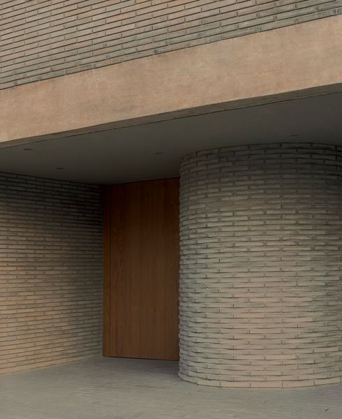 Simple materials—including thin brick, cast concrete, and oak—allow craftsmanship and natural light to take center stage at Raymundo Cortés and Julia Molina’s home in Santiago de Querétaro, Mexico.