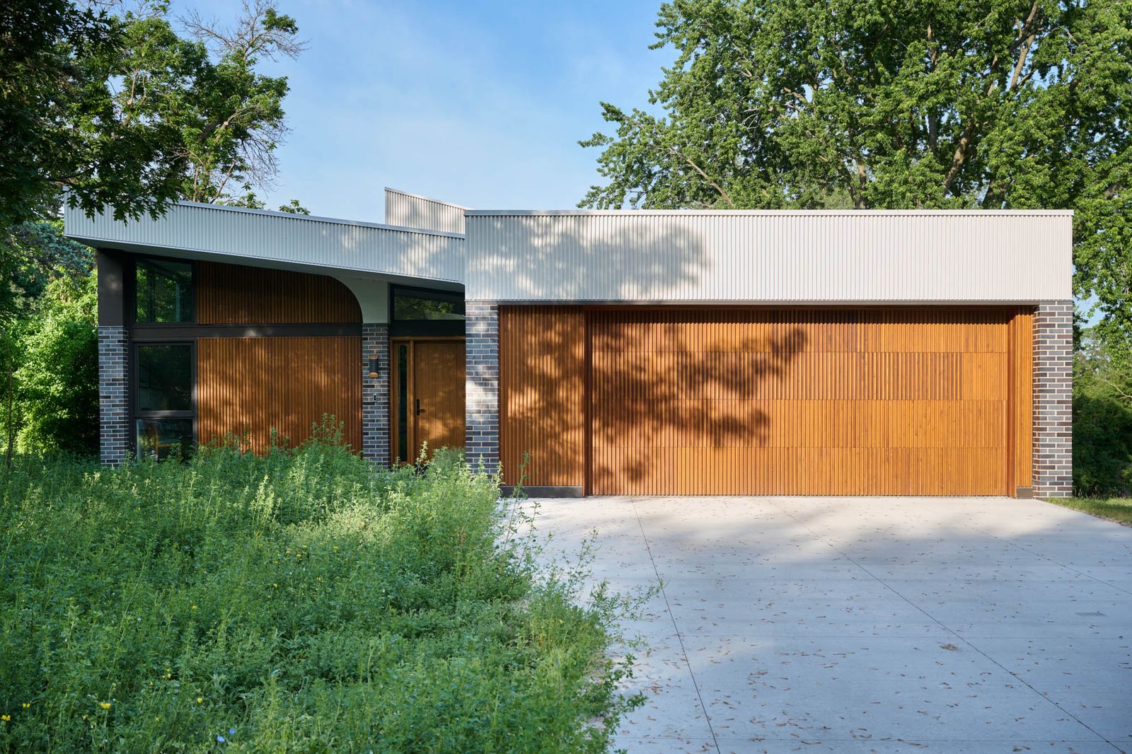 Photo 1 of 15 in How They Pulled It Off: Curved Windows Turn This…