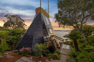 Dwell’s First Issue Featured This Ship-Like Bay Area Home Seeking $899K
