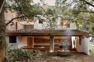 In Mexico, Three Generations of Family Set Down Roots With a Wooded Compound