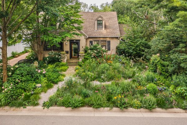 Though not initially a fan of gravel gardens, Epping fell in love with the technique and ended up making his own sprawling gravel garden in Madison, Wisconsin.