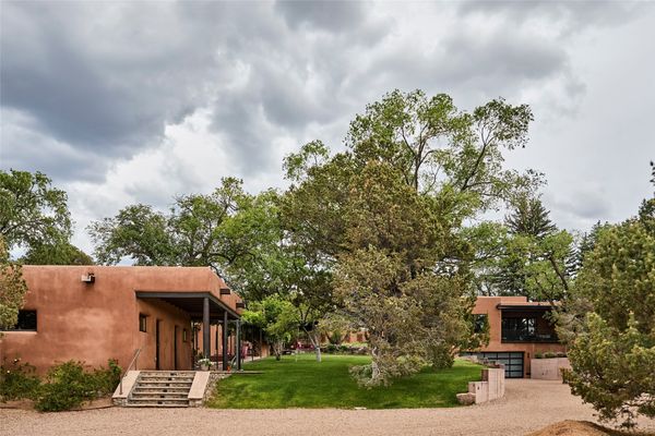The 7.7-acre property sits in Santa Fe’s historic Eastside, next to Georgia O’Keeffe’s former Sol y Sombra estate, which Dwell featured in 2024.