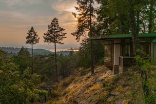 Jeweler Karl Stittgen’s $1.2M Island Home Is an Ode to Frank Lloyd Wright