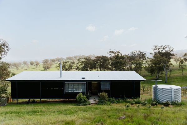 Designed by Australian architect Glenn Murcutt and built in 2022, the 78-square-meter pod is one of only two examples of the design ever built. It currently sits on <a href="https://www.rosby.com.au/">Rosby Vineyard</a> outside Mudgee, New South Wales.