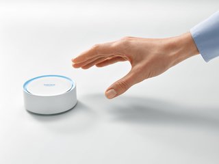 The GROHE Sense is powered by three AAA batteries and a stable WiFi connection. 