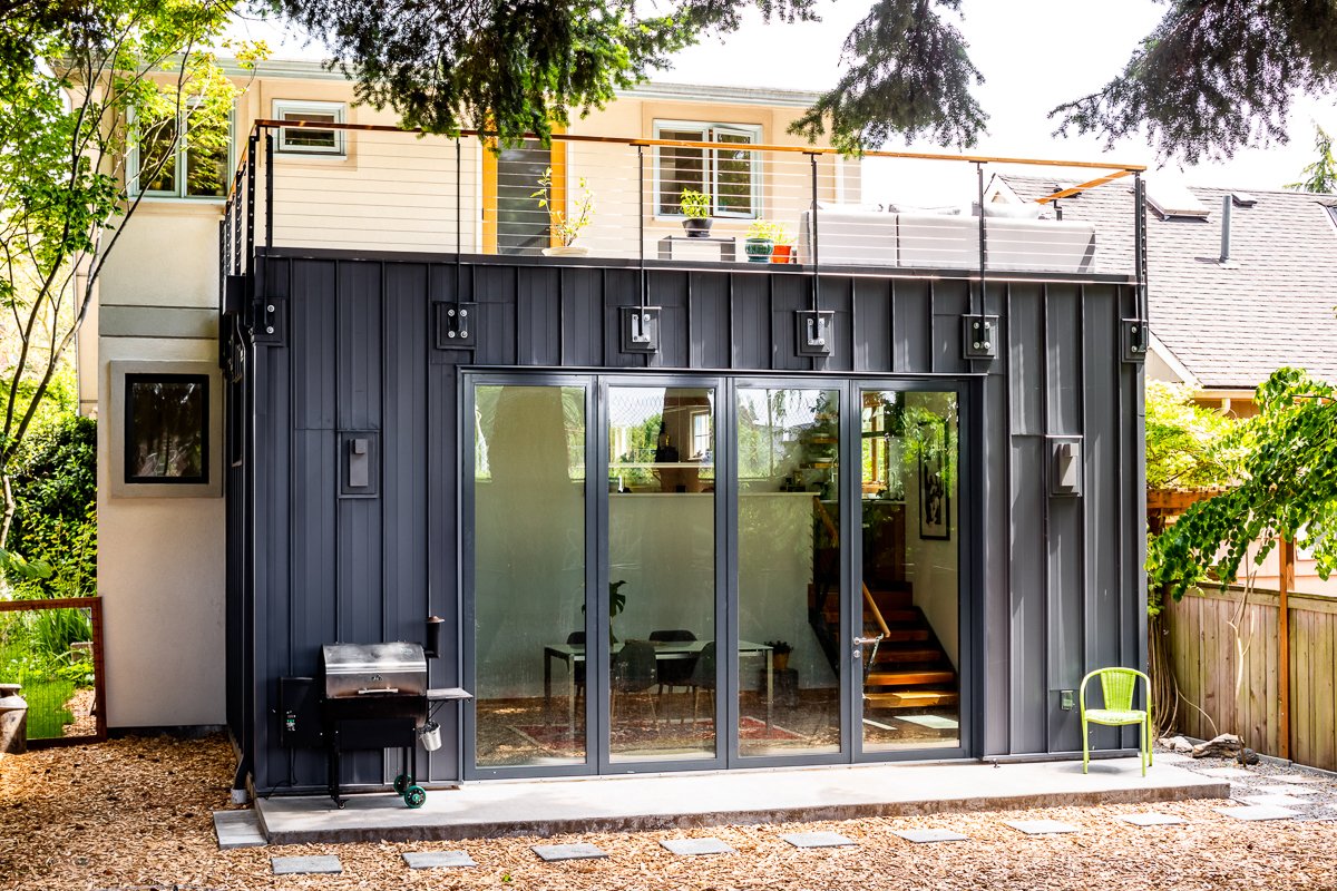 Exterior view - doors closed