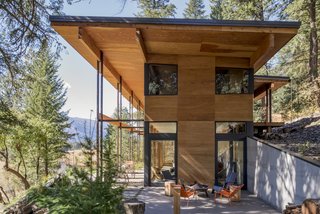 Prentiss + Balance + Wickline Architects' created both public and private outdoor spaces in Chechaquo Cabin. A second-floor rear deck is propped up on the graded slope to host a secluded spot for a hot tub.