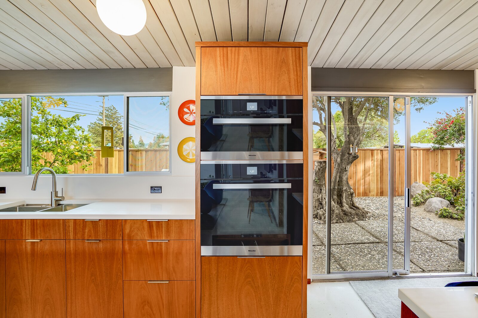 Photo 4 of 14 in This Meticulously Restored Eichler in the Bay Area
