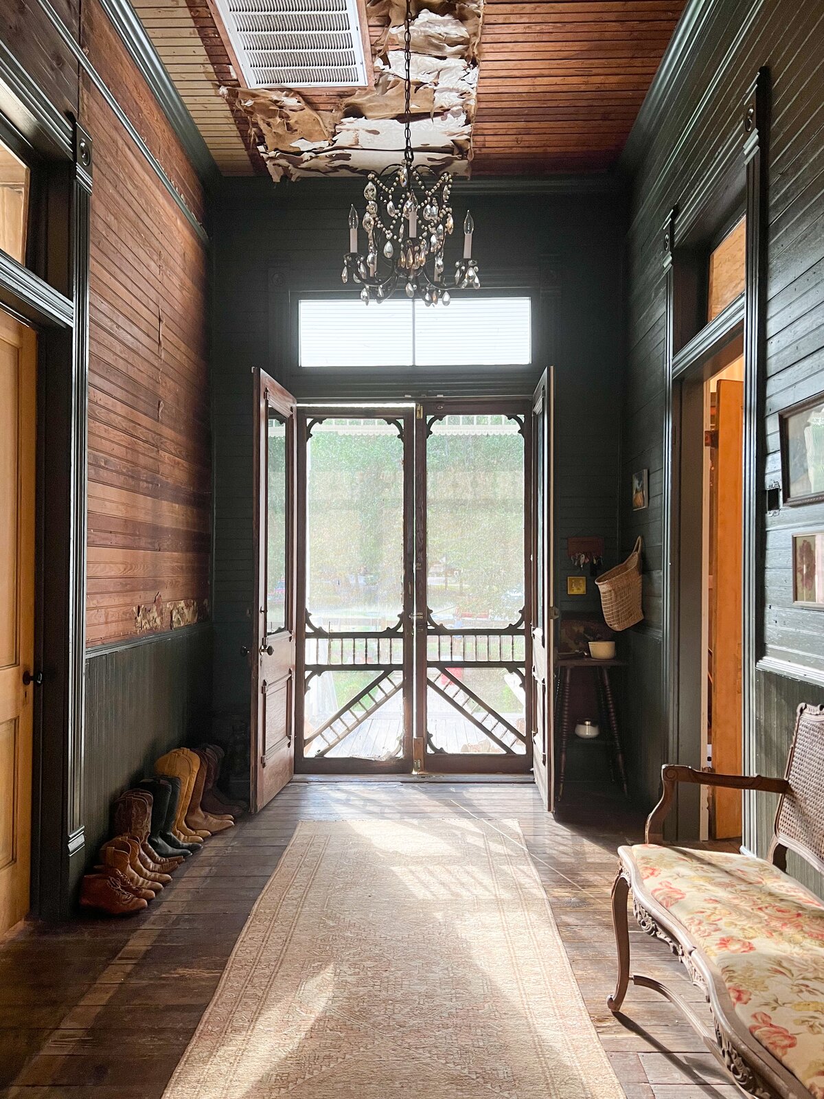 Photo 2 of 6 in A Texas Designer Gives an 1898 Folk Victorian a New ...